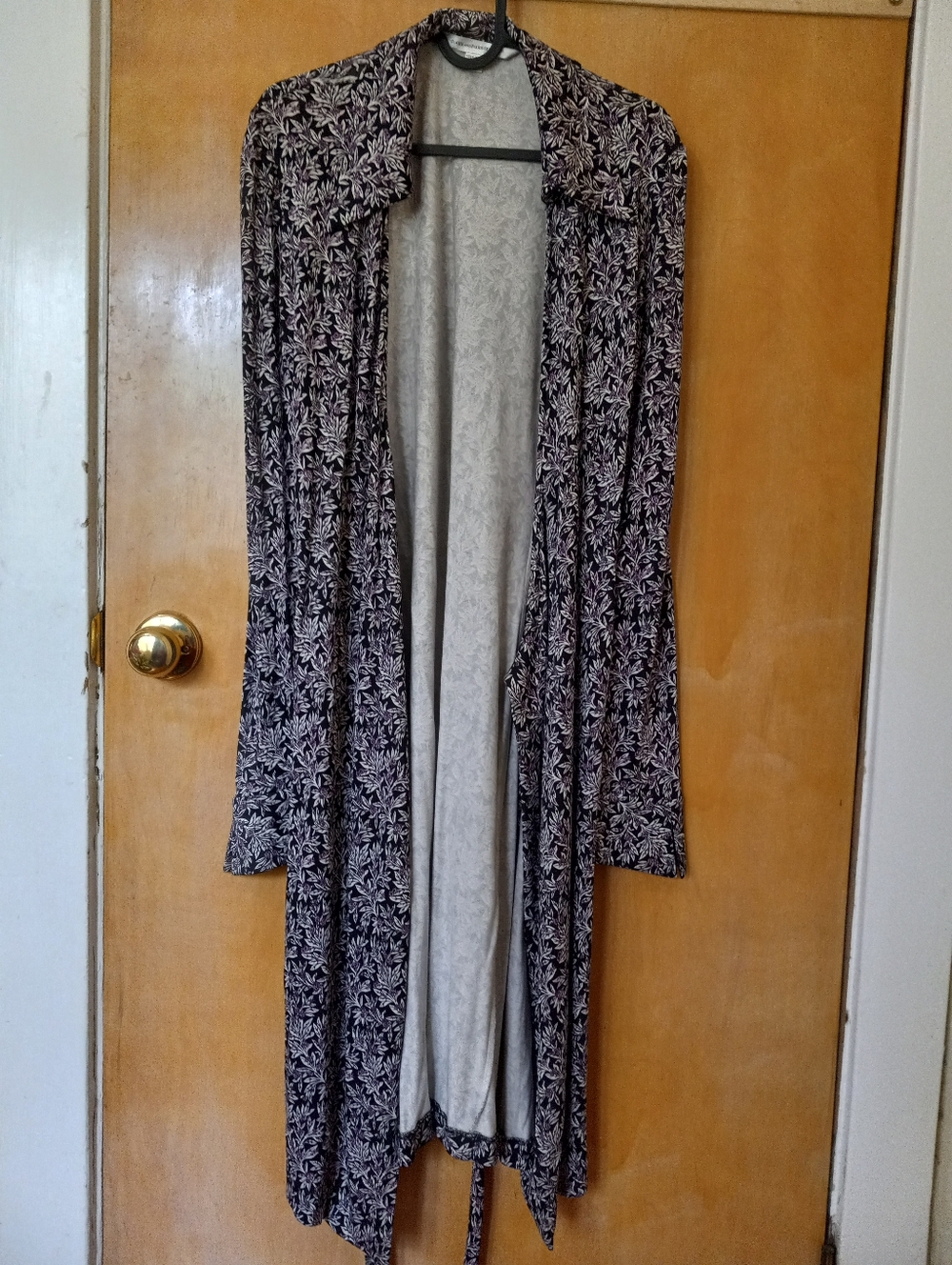 Diane Von Furstenberg Black, Cream & Purple Printed Collared Silk Wrap Dress 8